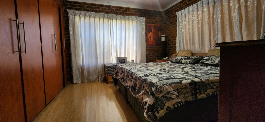 8 Bedroom Property for Sale in Baillie Park North West